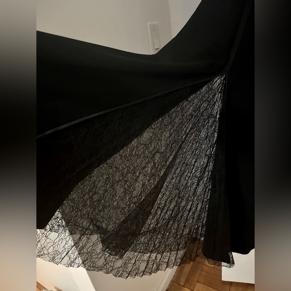 Nora Dress in a size 4 - Picture 4 of 7